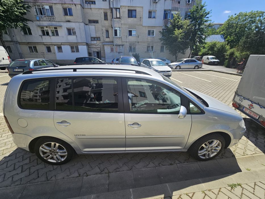 Vând vw Touran  2.0 tdi