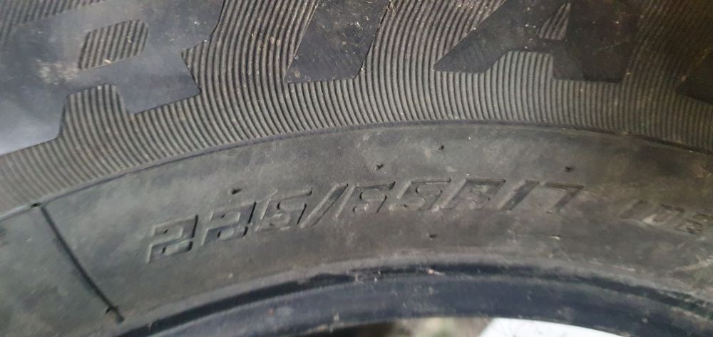 Продам шины 2 шт. R17