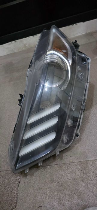 Mustang ford oldi fara sotiladi