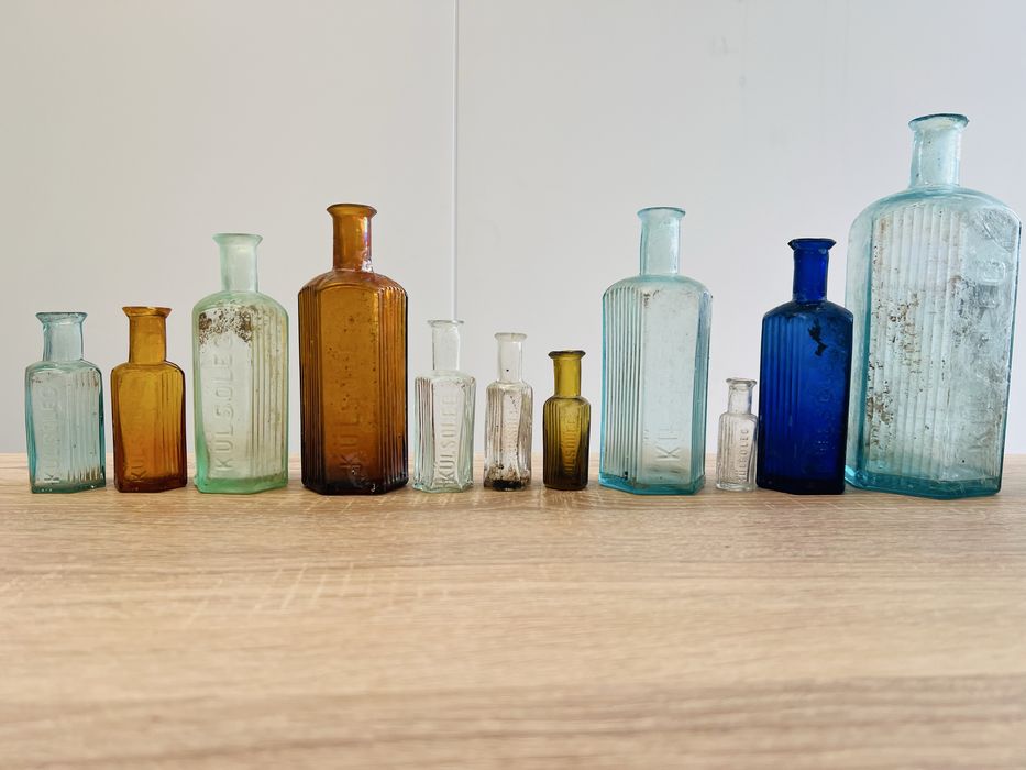 Colecție 10 sticle vechi de farmacie „KÜLSŐLEG” – Imperiul Austro-Ungar