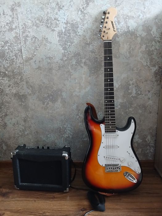 Продам электрогитару с комбиком срочно