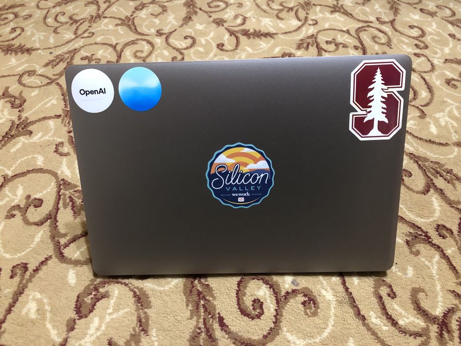 Macbook pro 15dyum 2019 | i9 8-core 16ram DDR4 512SSD