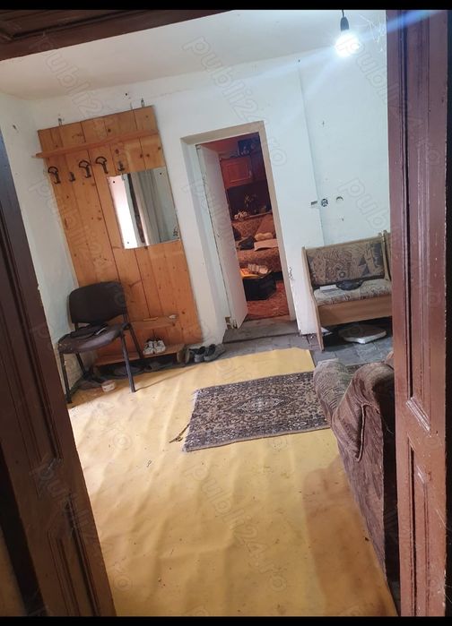 Vând  casa cu gradina