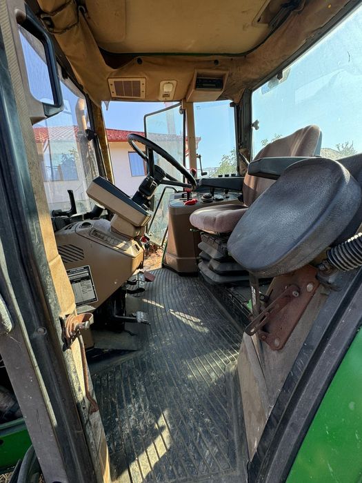 De vânzare John deere 6400