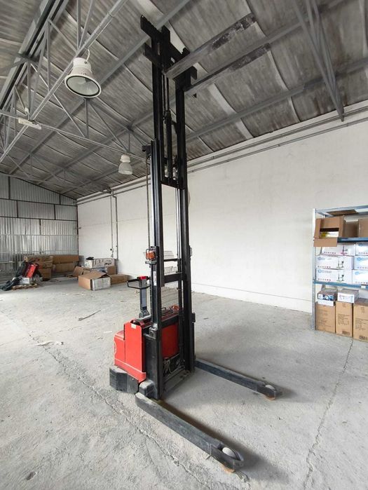 Electrostivuitor/Electrotranspaleta BT LST – 1450 kg, lift 3750 mm