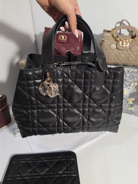 Налична чанта Dior Toujours Tote