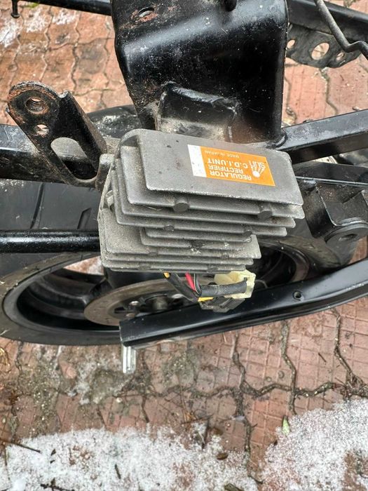 un SV650S din prima generatie - 1999