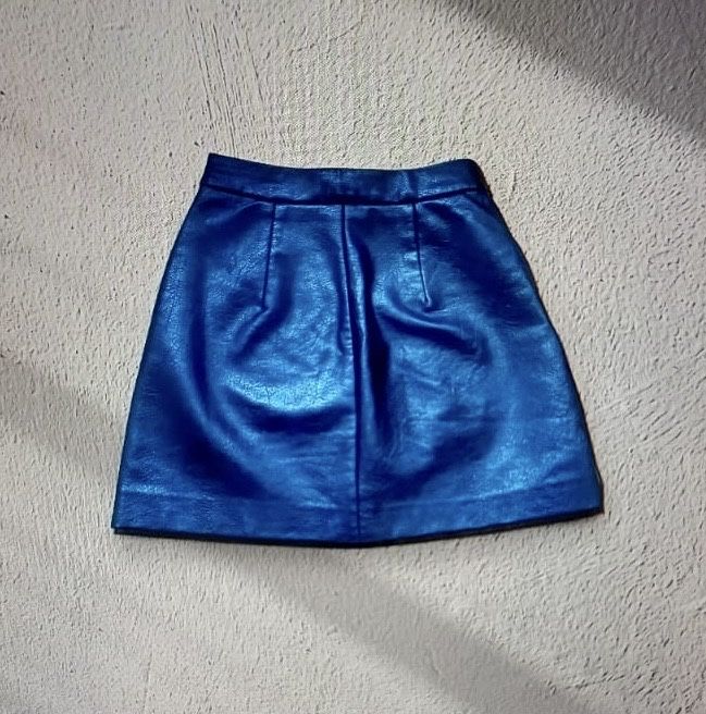 Черная мини юбка