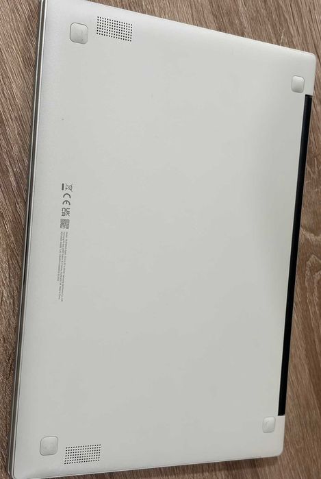 Лаптоп Galaxy chromebook go