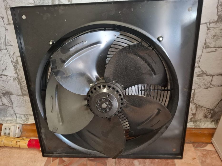 Втяжной вентялятор
