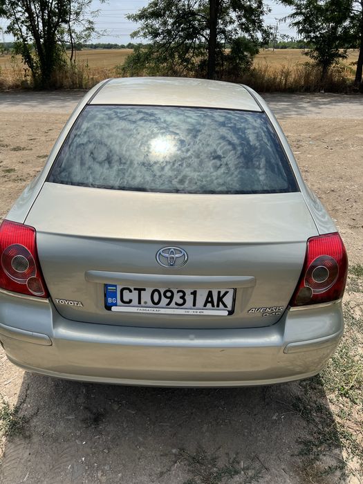 Тойота Авенсис 2.0 126