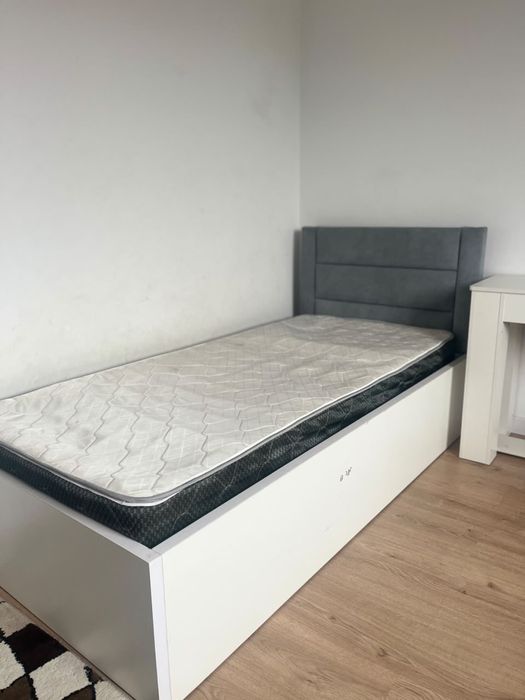 Продам односпальную кровать