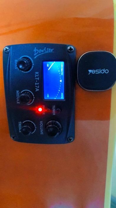 Acustic guitar sotiladi