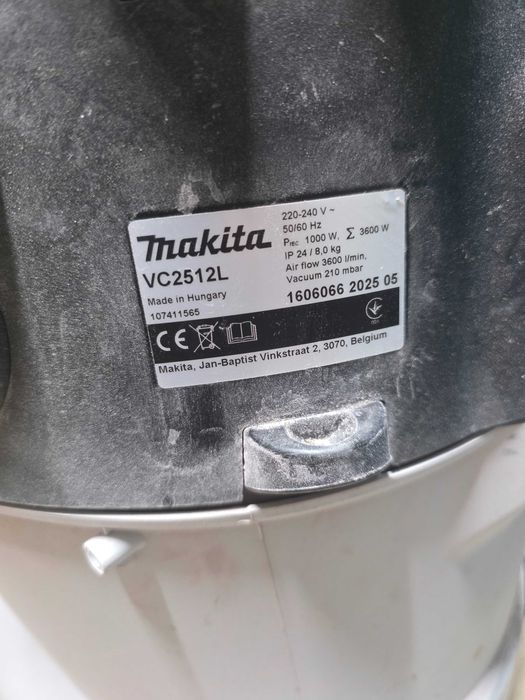 Makita VC2512L aspirator electric 1250 W | 25 l | Clasa praf: L | 230V