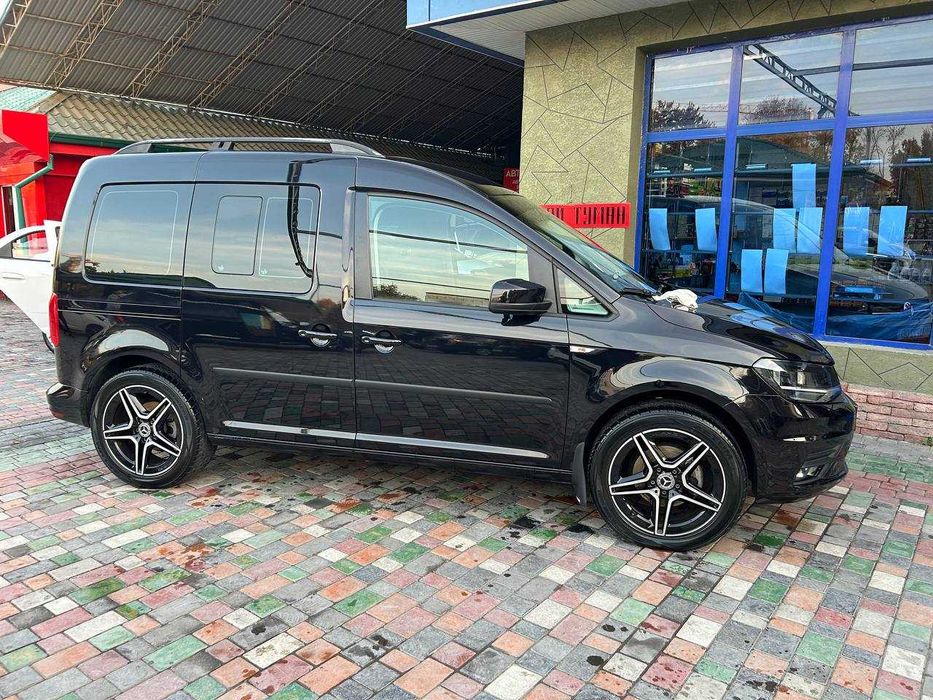 Wolkswagen Caddy Black Tradeline