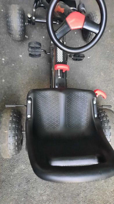 Kart cu pedale pentru copii