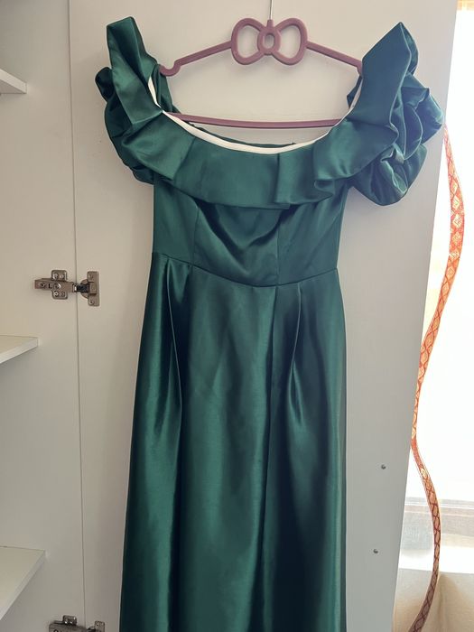 vand rochie pe umeri marimea s