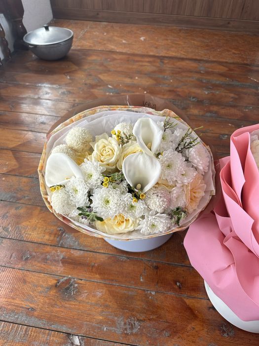 Букеты цветов продаются