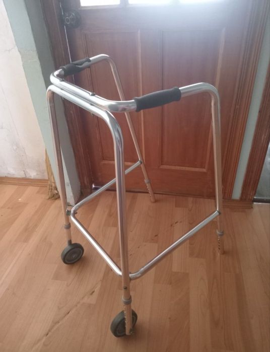 Ходунки для взрослых