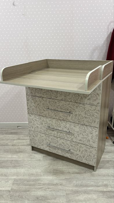 Продам комод со столиком для пелинания