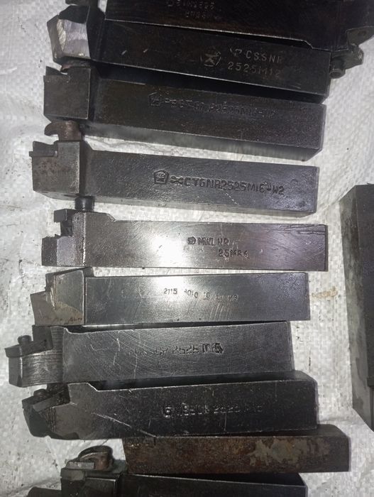 Токарные резцы.продам