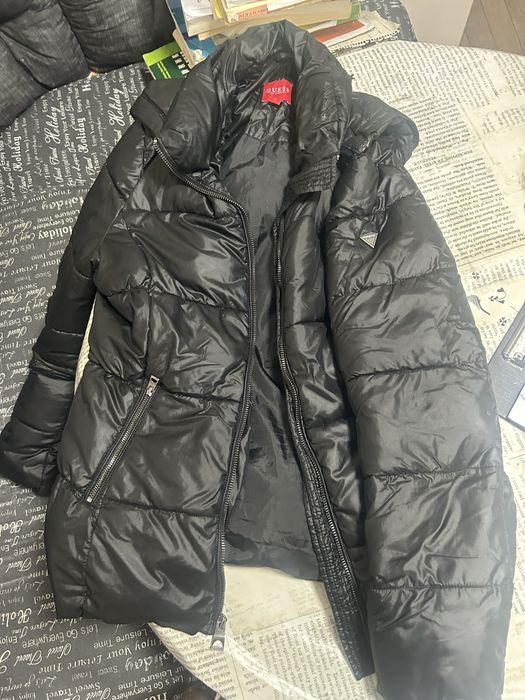 Яке на марката guess оригинално