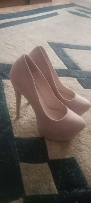 Продам новые туфли