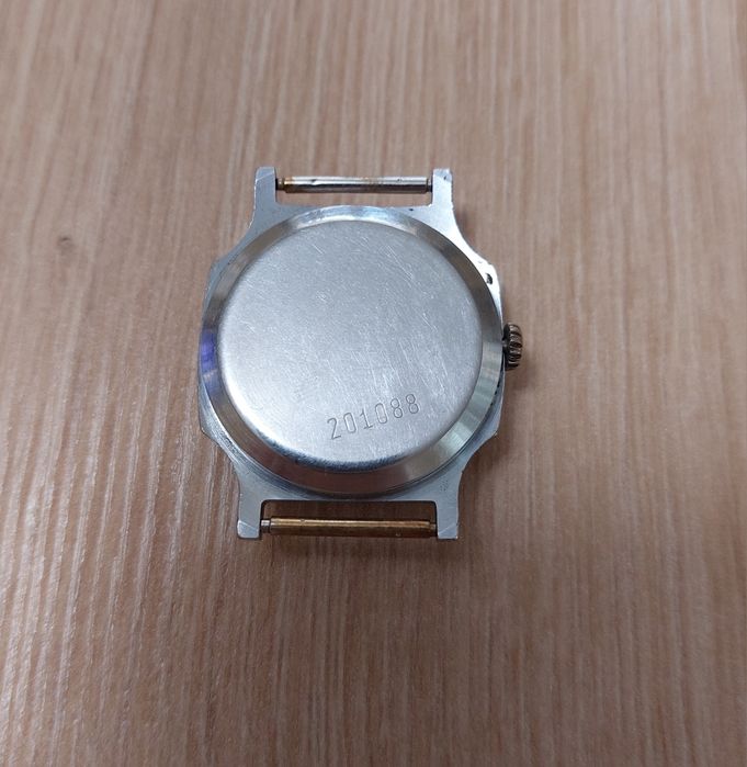 Стари руски ръчни часовници SLAVA и ПОБЕДА