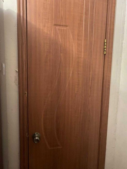 Продам б/у двери