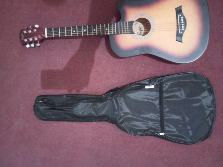 Akustik Gitara 38 razmer Flight yangi