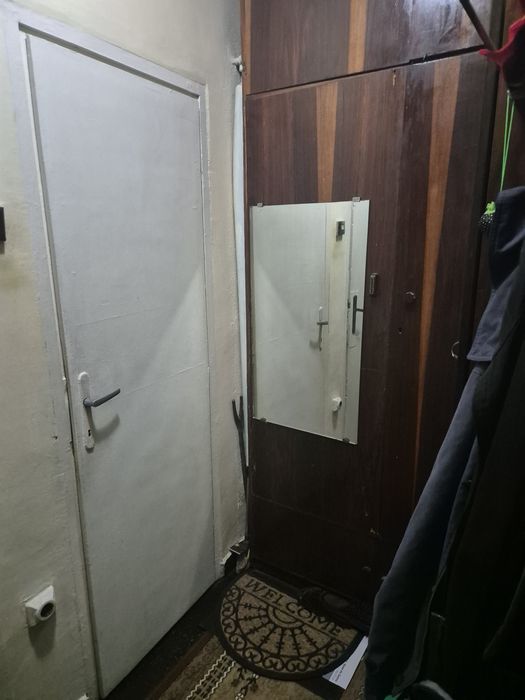 Дава се под наем Тристаен апартамент в Плевен, Сторгозия - 40 кв.м за 199.41 € - Снимка #2