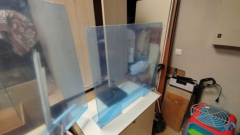 ПЛЕКСИГЛАС БЕЗЦВЕТЕН размер  75 /90см дебел 3мм и 70/73