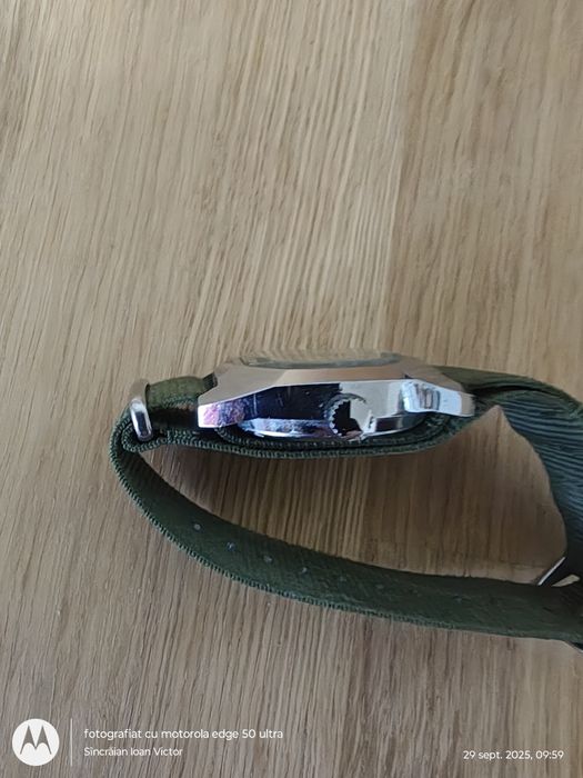 Se vinde ceas Soniko vintege. Funcționează foarte bine.