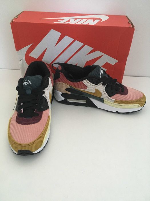 Кроссовки Nike мультиколор 36.5