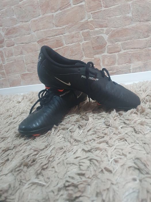 Ghete de fotbal marimea 41 cu crampoane