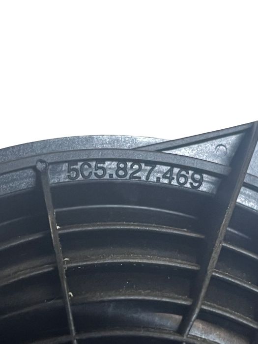 Maner Deschidere Haion Cu Sigla Volkswagen Golf Vi 5K1 2008 - 2013 5C5
