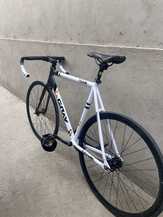 Gray team fixed gear