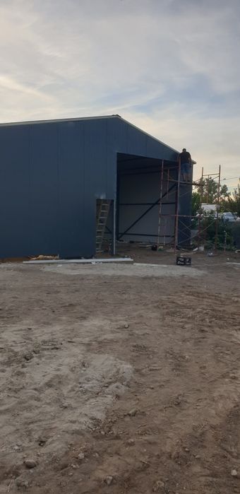 Vând structura metalica