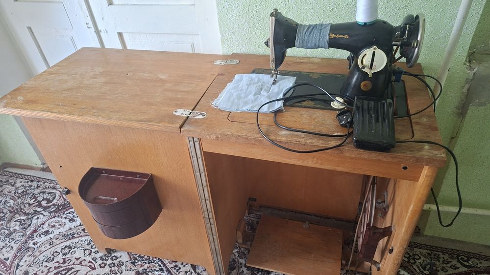 Швейная машинка рабочая с матором
