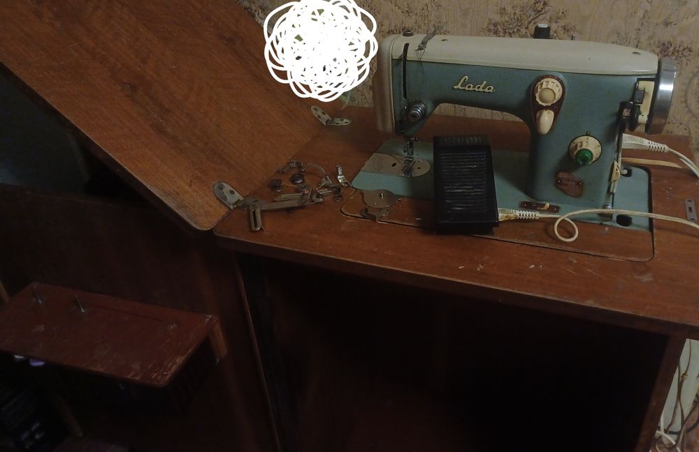 швейная машинка.