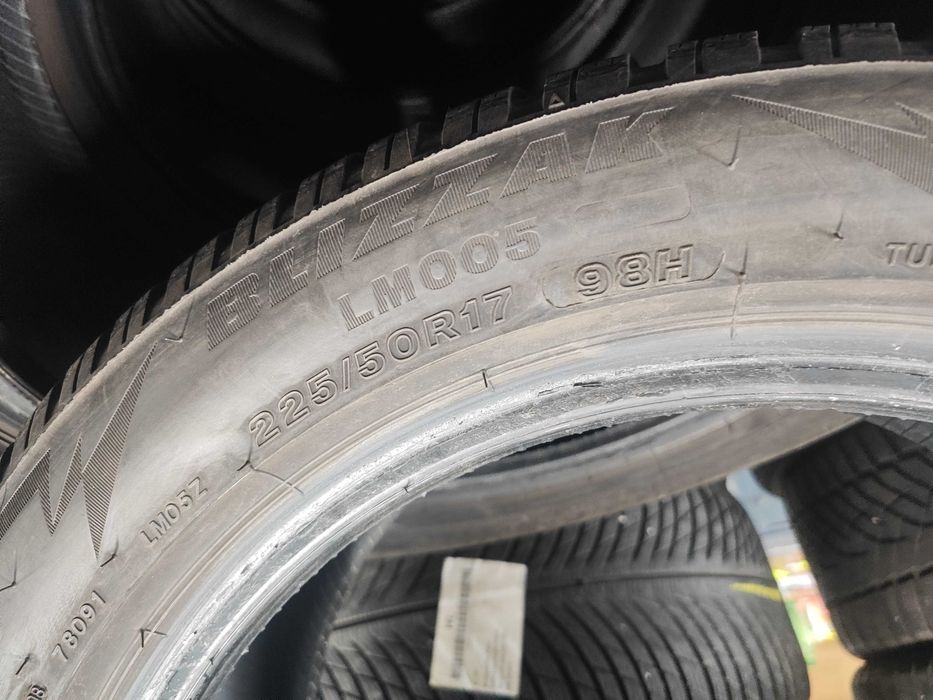 2бр.зимни гуми 225/50/17 Bridgestone