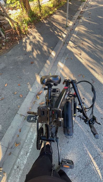 Am de vânzare o bicicletă Romeo în stare foarte bună adusă din Italia bicicleta foarte bine n-are nicio problemă