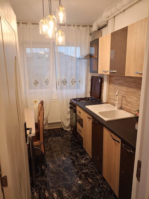 Inchiriez apartament 2 camere