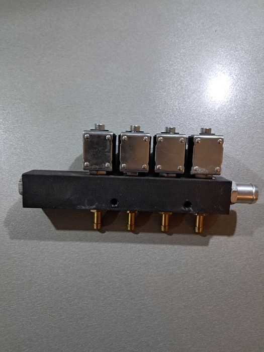 Чисто нова Газова рейка с дюзи Albien заместител на Landi Renzo