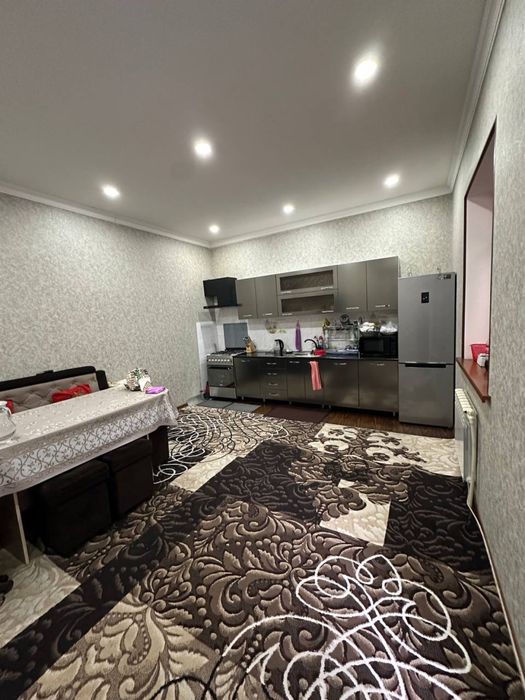 Ховли уй сотилади 6 сотих Олмаликда узимизники 67 да