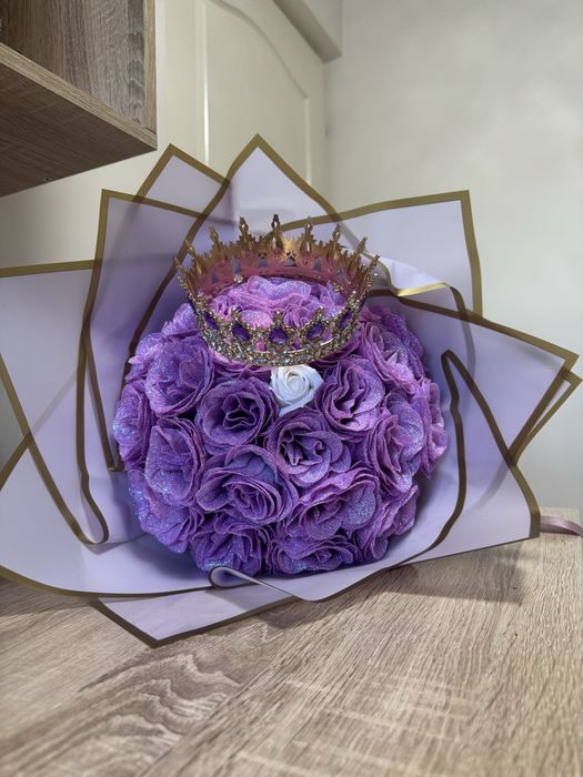 Buchet de trandafiri mov