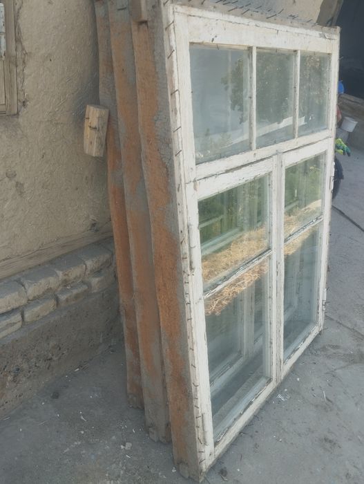 Eshik va derazalar sotiladi