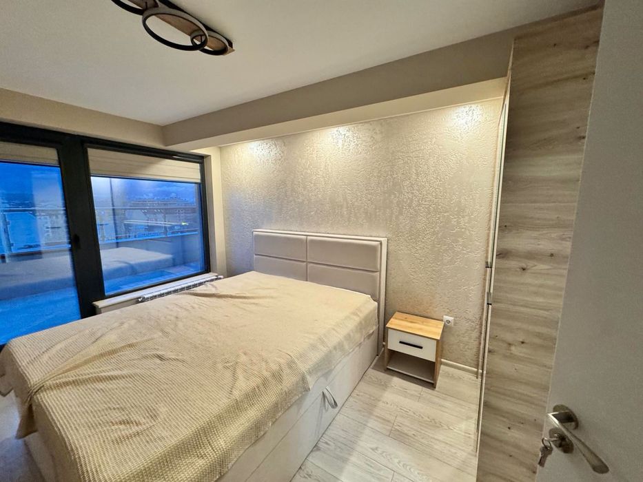 Обзавеждане за спалня - гардероб, скрин, нощни шкафчета