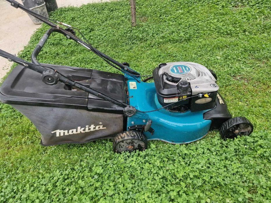Masina de tuns iarba MAKITA pe benzina BRIGGS 5CP Tractiune+COS PERFEC
