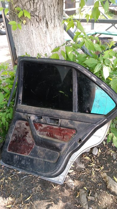 Продам двери BMW е34